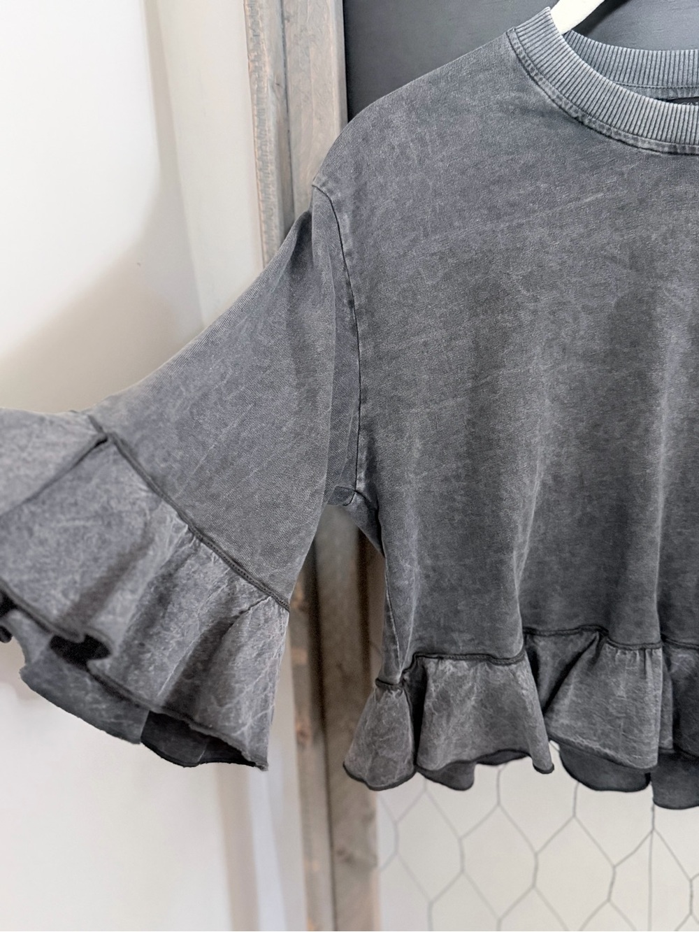 Zara Acid Washed Ruffle-Hem Crop Top - Picture 3 of 6